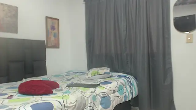 Doll_rihana stripchat live cam model