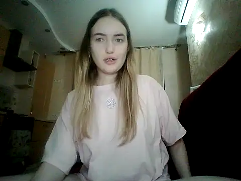 Lisanta stripchat live cam model
