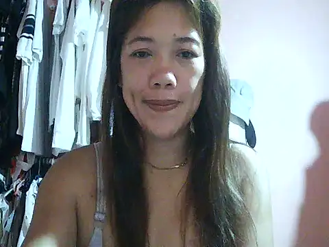 lovelykwen69 stripchat live cam model