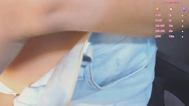 ReinaKousaka stripchat live cam model