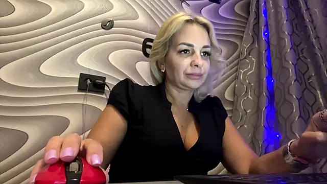 BrianaLush stripchat live cam model