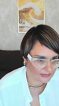 MayaNoire stripchat live cam model