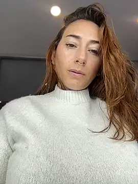 samara-kitty stripchat live cam model