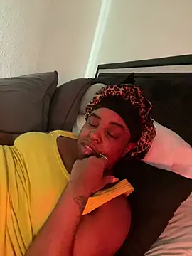 reecieofficial stripchat live cam model