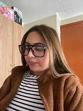 Miabonnett_ stripchat live cam model