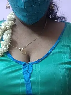 mallu-sumi stripchat live cam model