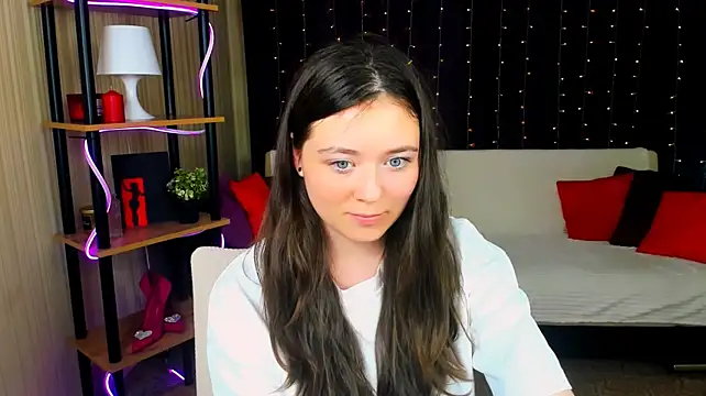 AlluringLookk stripchat live cam model