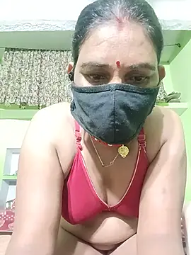 YOURFIVAA stripchat live cam model