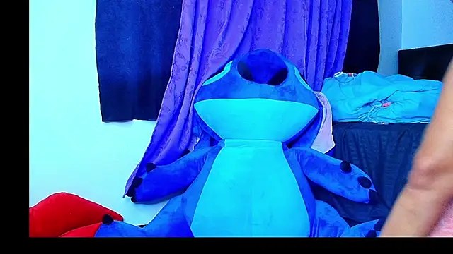 collins_megan96 stripchat live cam model