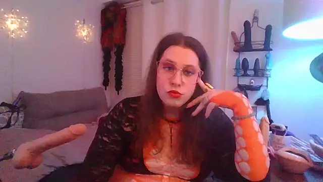 MxSissyCharlotte stripchat live cam model