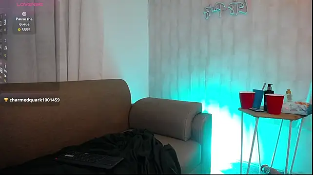 Axxel_White stripchat live cam model