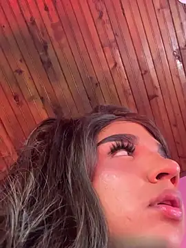 KarinaGirando stripchat live cam model