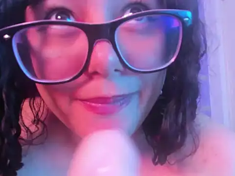 SarahThomsonn stripchat live cam model