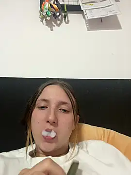 Stellaa19 stripchat live cam model
