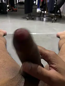 nothing_look stripchat live cam model