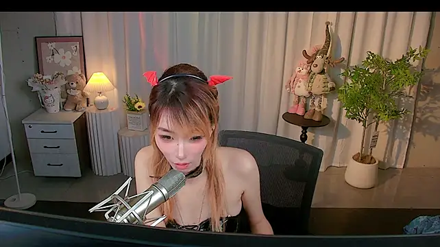 nice-anan stripchat live cam model