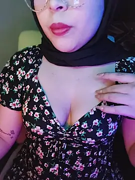 Elinaax stripchat live cam model