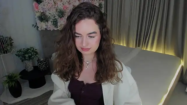 MiracleCurly stripchat live cam model