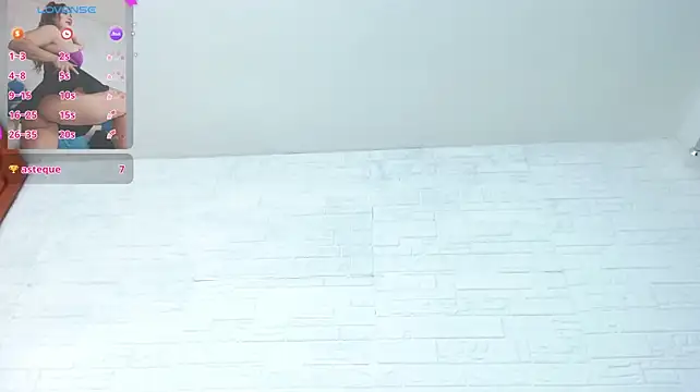 gisellsaenz stripchat live cam model