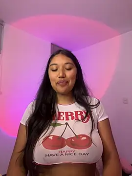 SharaRous stripchat live cam model