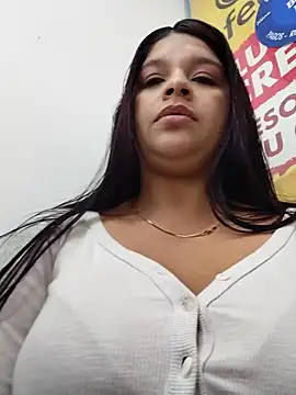Layla-daring stripchat live cam model