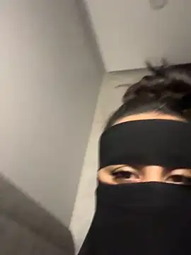 Silia-arabic stripchat live cam model