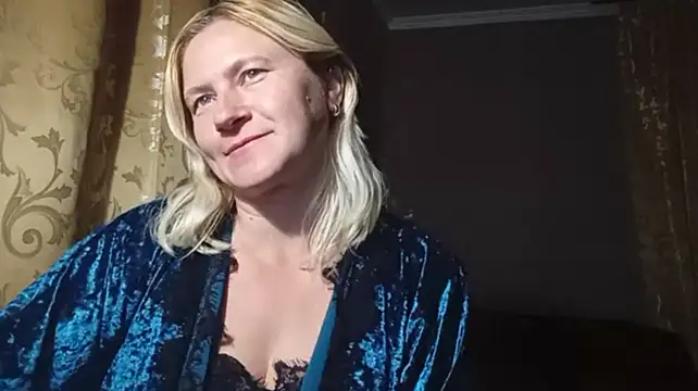 DiamondLady555 stripchat live cam model