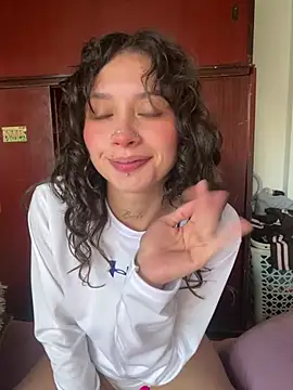 Dreanaa stripchat live cam model