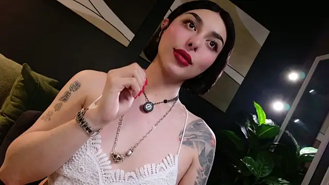 LetisiaRocks stripchat live cam model