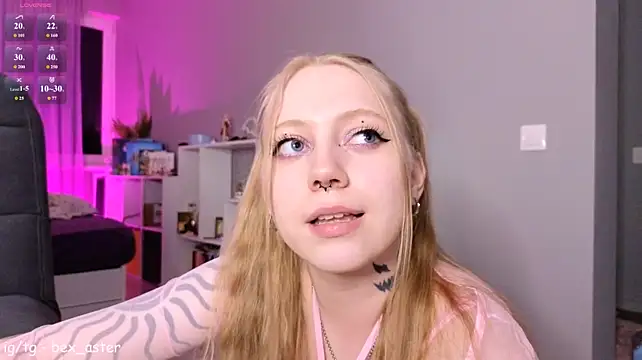 RebeccaAster stripchat live cam model