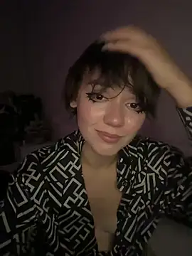 Kisi_misi stripchat live cam model