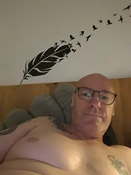 bogland33 stripchat live cam model