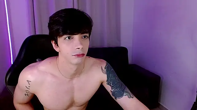 H3ll_B0I stripchat live cam model