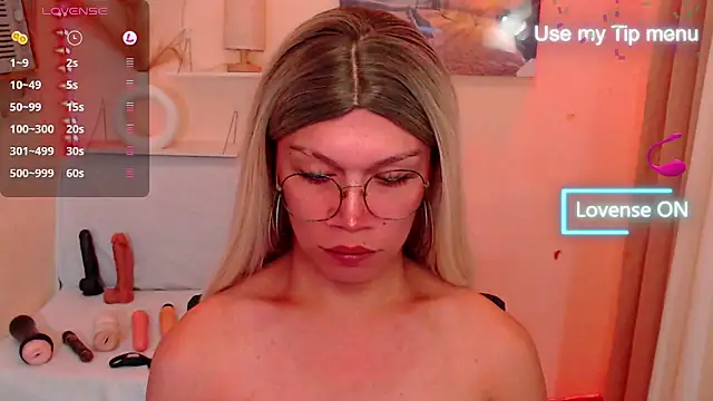 deliciousClaire stripchat live cam model