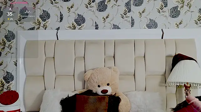 zarahdivousi stripchat live cam model
