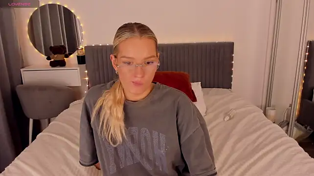 CassieRayss stripchat live cam model