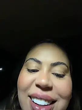 lariic stripchat live cam model