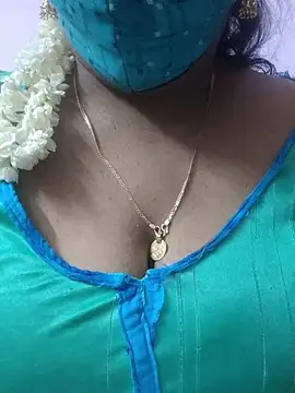 mallu-sumi stripchat live cam model