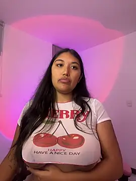 SharaRous stripchat live cam model