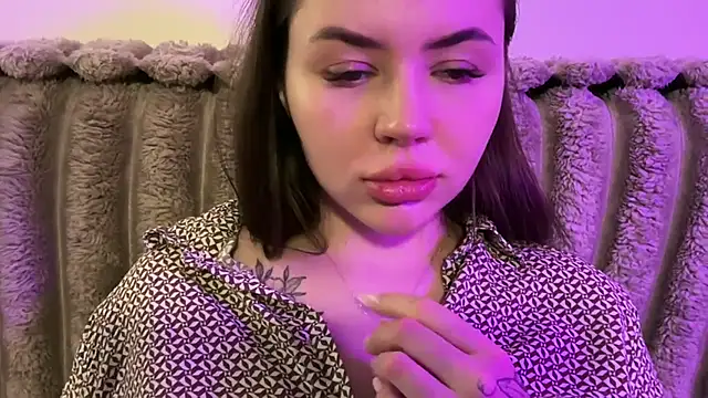AlmaryKim stripchat live cam model