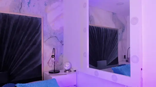 NathCinema stripchat live cam model