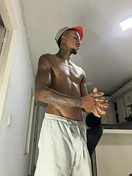 YeremiBrowm stripchat live cam model