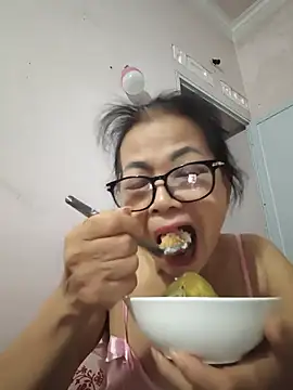 Hotestlove stripchat live cam model