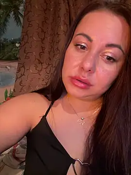 DaisyStreet stripchat live cam model