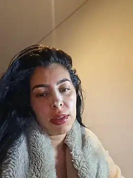 Luianna stripchat live cam model