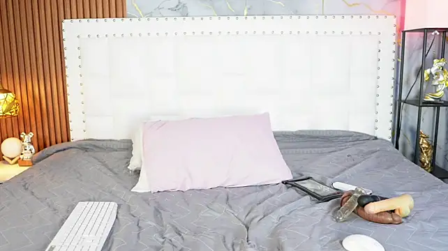 indianschoolgirl stripchat live cam model