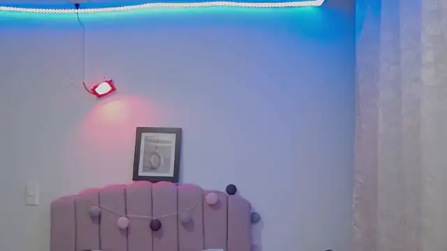 Victoria-Moon stripchat live cam model
