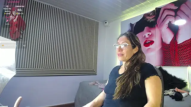 kaylaMinov_ stripchat live cam model