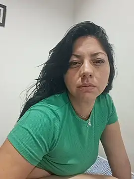 1bellaa stripchat live cam model