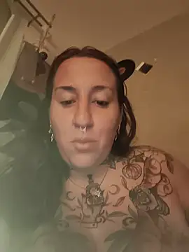 Thelittledevil388 stripchat live cam model